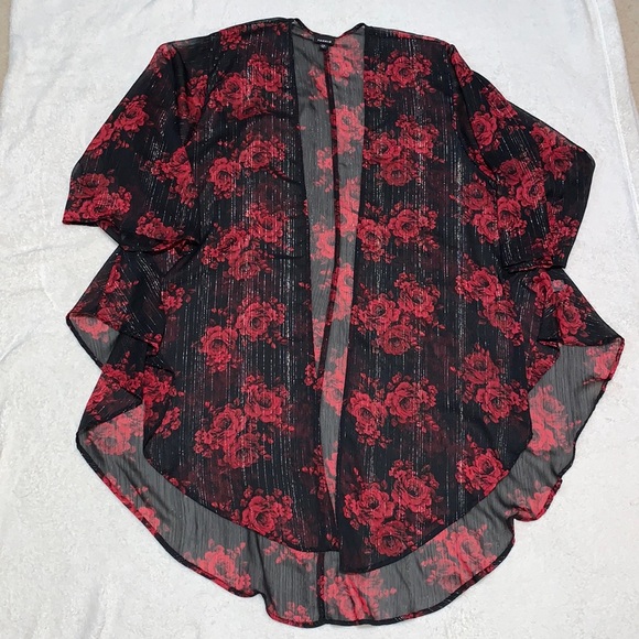 Torrid Floral Shirttail Flowy Kimono size 1/2 black silver red - Picture 5 of 12